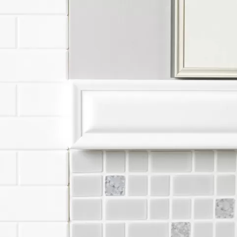 Listwa dekoracyjna do płytek biała